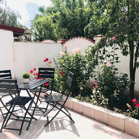 Studio Garden Apartment *